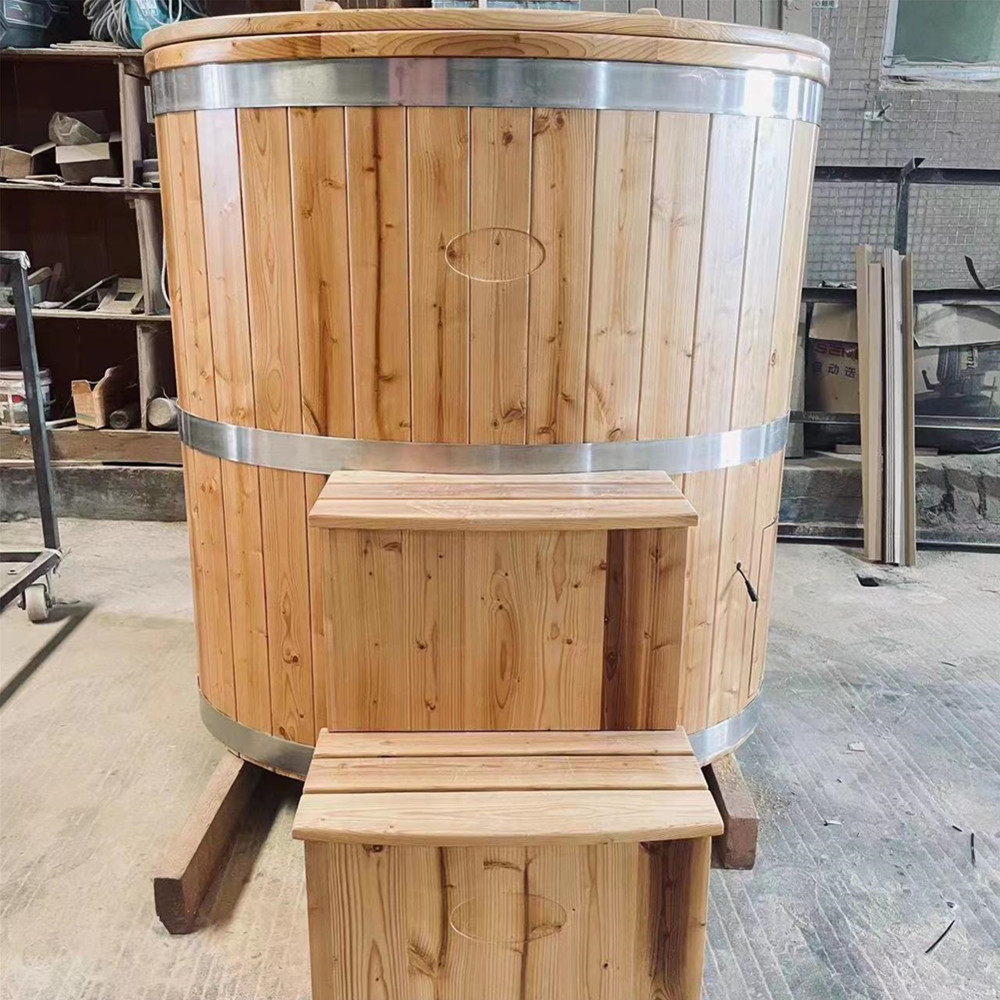 Термостатическая ванна на открытом воздухе