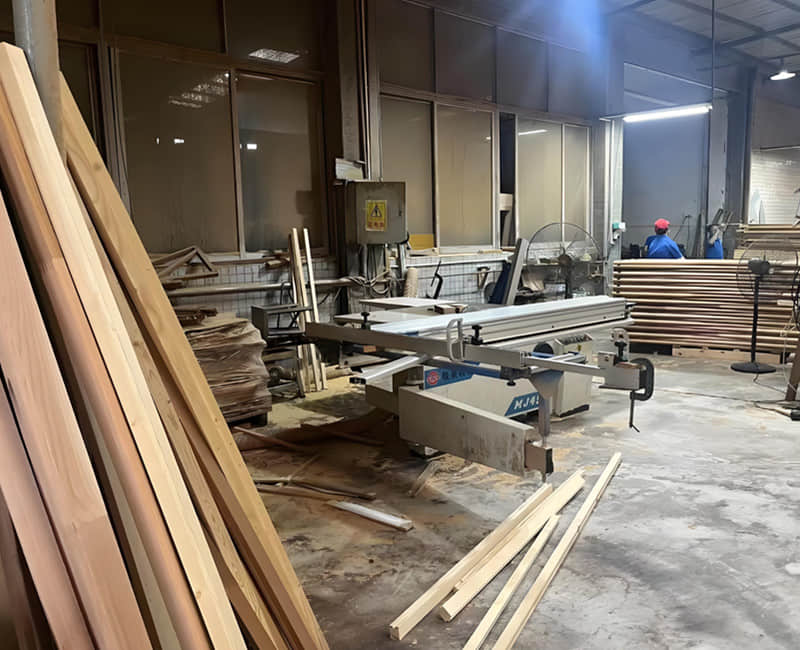 Витрина деревообрабатывающего цеха