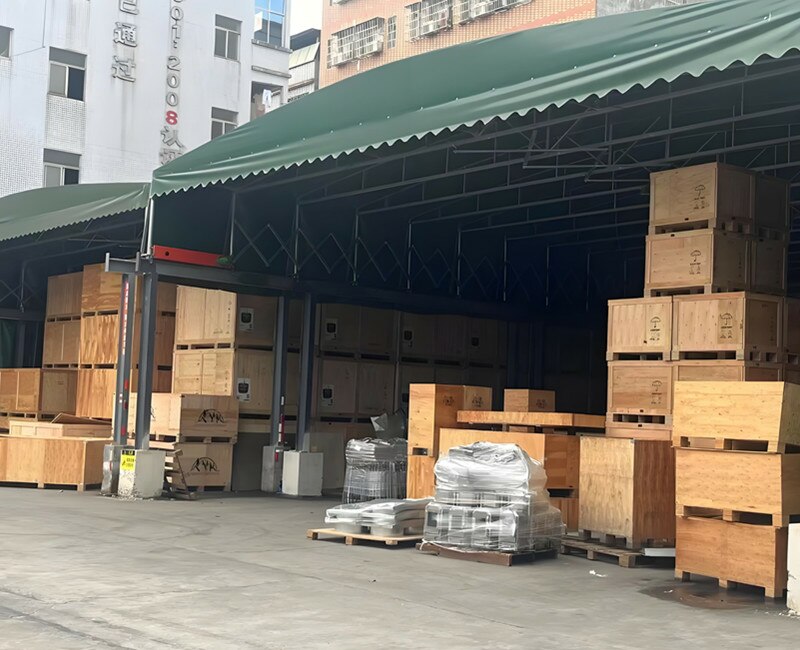 Витрина склада товаров Витрина склада товаров