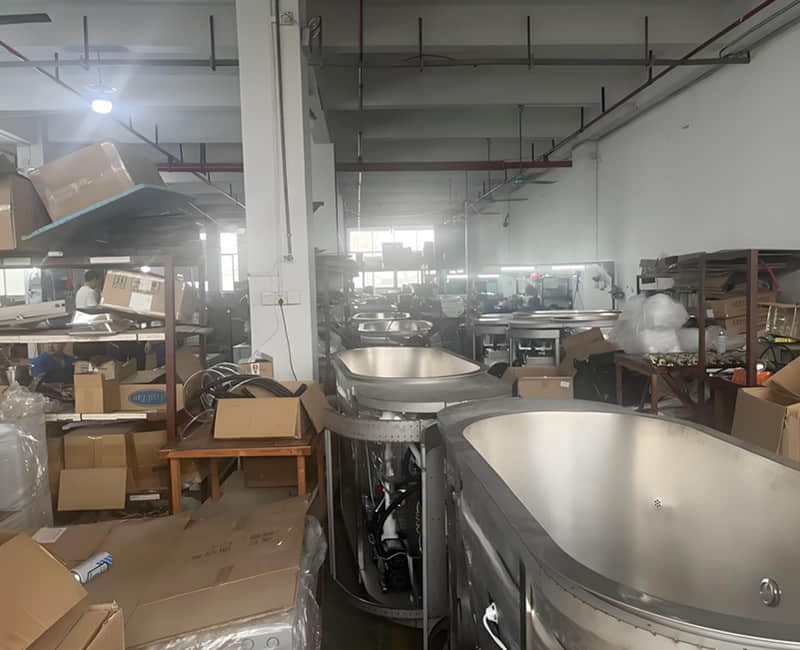 Витрина для хранения полуфабрикатов для ванн.