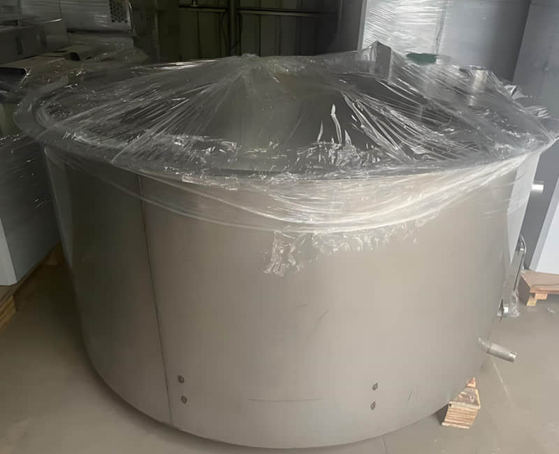 Демонстрация полуфабрикатов для ванн из нержавеющей стали.